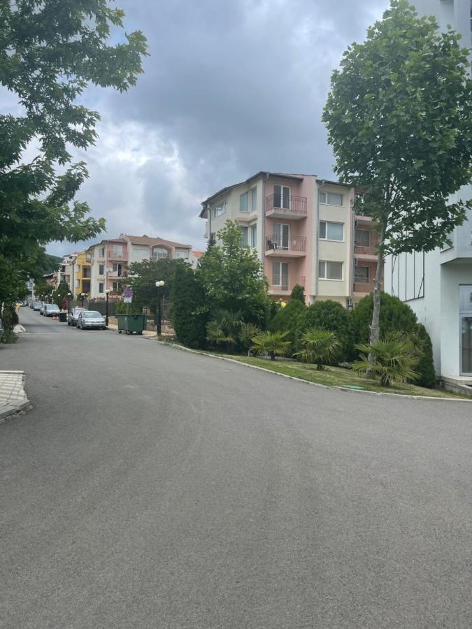 Le Premiere Randevu Apartment Sveti Vlas Exterior photo
