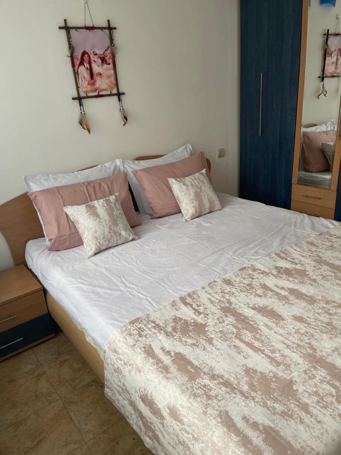 Le Premiere Randevu Apartment Sveti Vlas Exterior photo